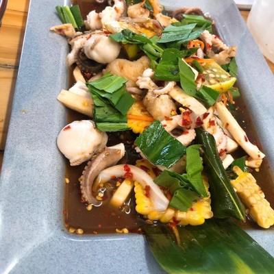 ยำปลาหมึก