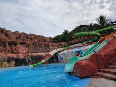 สระว่ายน้ำ/ชายหาด