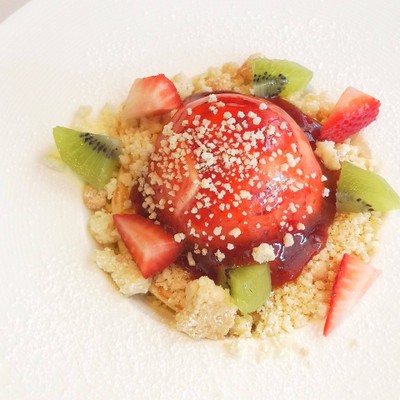 Strawberry crumble