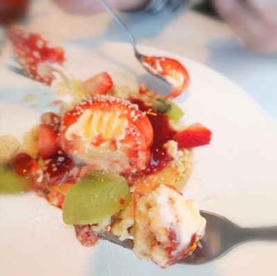 Strawberry crumble