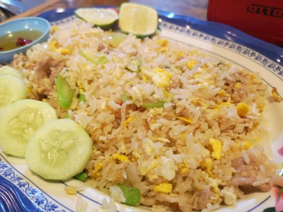 ข้าวผัดหมู