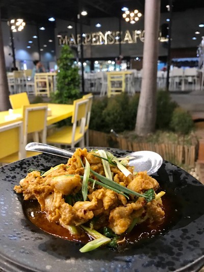 ปูเนื้อก้อนผัดผงกระหรี่