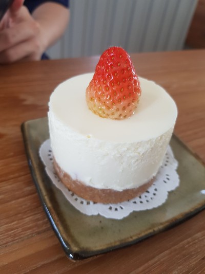 STRAWBERRY CHEESECAKE