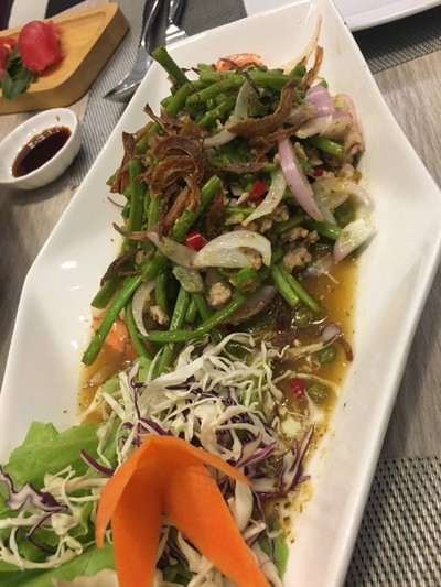 ยำผักกะเฉด