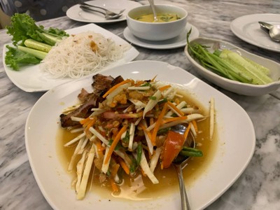 อาหาร หรือ เครื่องดื่ม