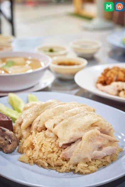 เมนูของร้าน เจริญชัย ไก่ตอน สูตรไหหลำ ประชาชื่น26
