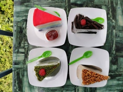 อาหาร หรือ เครื่องดื่ม