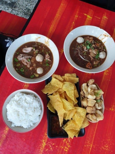 อาหาร หรือ เครื่องดื่ม