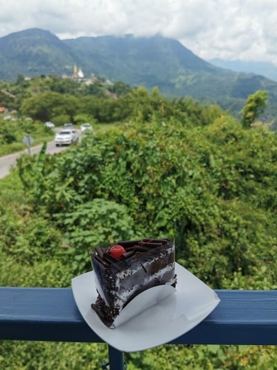 อาหาร หรือ เครื่องดื่ม