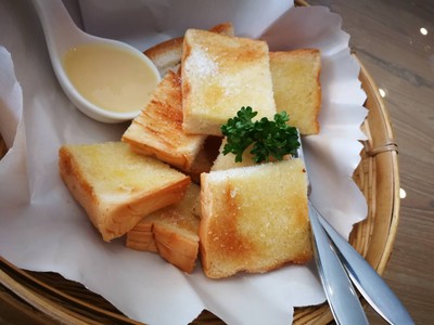 อาหาร หรือ เครื่องดื่ม