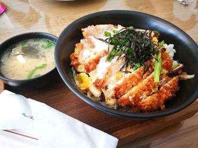 อาหาร หรือ เครื่องดื่ม