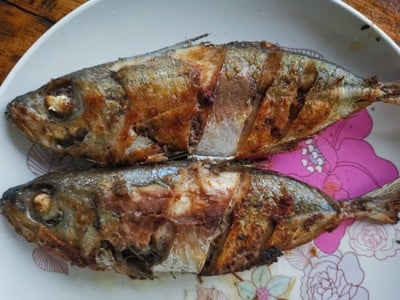 ปลาทูทอดราดน้ำปลา