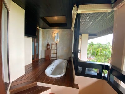 โรงแรมเรเนอซองส์เกาะสมุยรีสอร์ทแอนด์สปา