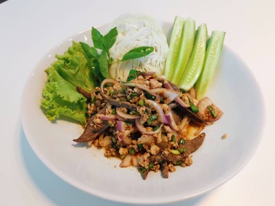 อาหาร หรือ เครื่องดื่ม