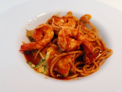 สปาเกตตีแกงส้มชะอมกุ้ง