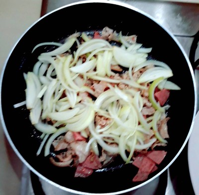 วิธีทำ เต้าหู้กับกิมจิผัด (เต้าหู้กิมจิ) stir fried pork with kimchi and tofu