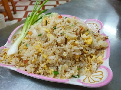 ข้าวผัดปูจานกลาง