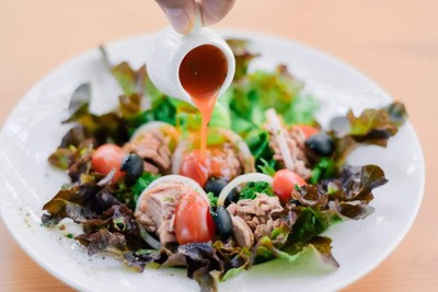 ยำสลัดทูน่า