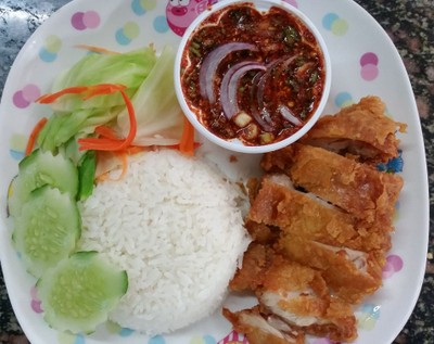ข้าวไก่กรอบ เต๊นท์ศาลาแดง (ร้านข้าวไก่กรอบ) ข้าวไก่กรอบ เต๊นท์ศาลาแดง (ร้านข้าวไก่กรอบ)