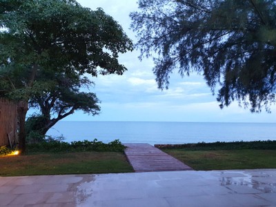 สระว่ายน้ำ/ชายหาด