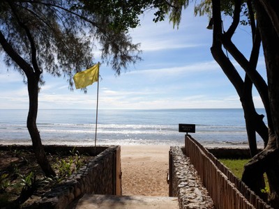 สระว่ายน้ำ/ชายหาด