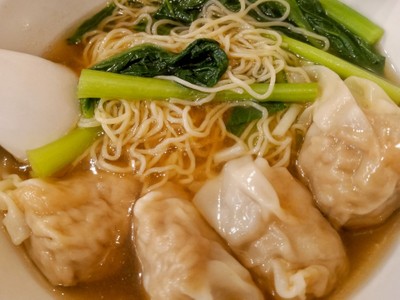 บะหมี่น้ำเกี๊ยวกุ้ง