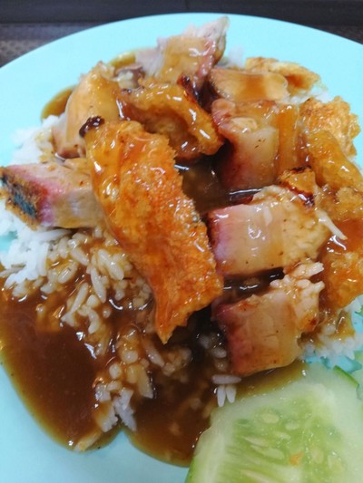 ข้าวหมูกรอบ