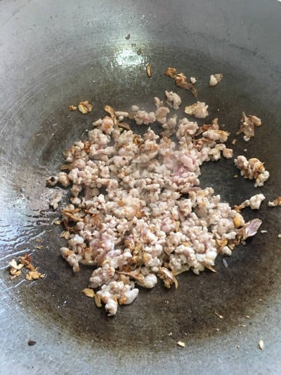 วิธีทำ “ผัดเห็ดฟางเต้าหู้ไข่” วิธีทำ “ผัดเห็ดฟางเต้าหู้ไข่”