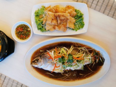 อาหาร หรือ เครื่องดื่ม