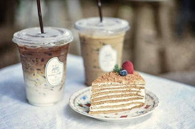 Medovik Cake