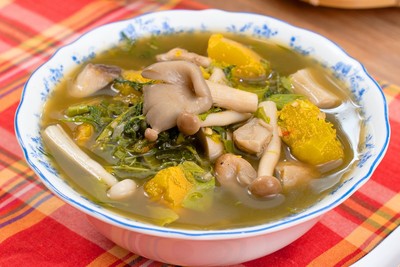 แกงเห็ดรวม