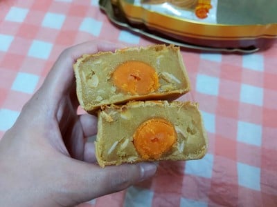 ขนมไหว้พระจันทร์ทุเรียนไข่เดี่ยว