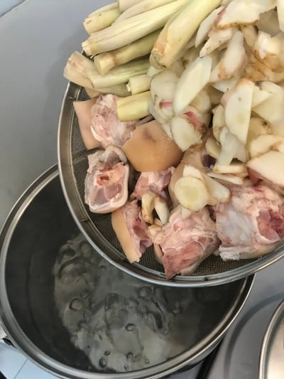 วิธีทำ ต้มยำขาหมู 