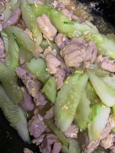 “ผัดแตงกวาไข่ใส่อกไก่"