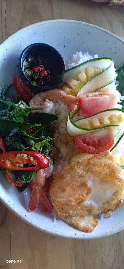 กุ้งผัดฉ่าราดข้าว