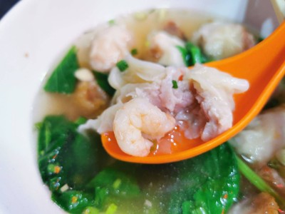 เกี๊ยวกุ้ง หมูย่างหมูกรอบ