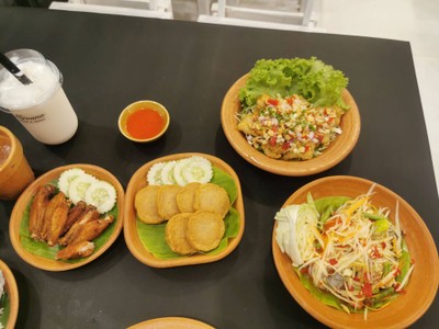 อาหาร หรือ เครื่องดื่ม