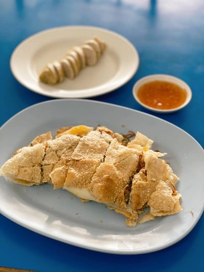 เมนูของร้าน ข้าวเกรียบปากหม้อปารีส ธาตุเชิงชุม