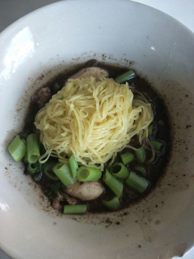 บะหมี่หมูน้ำตก