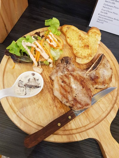 Pork Chop ซอสเห็ด
