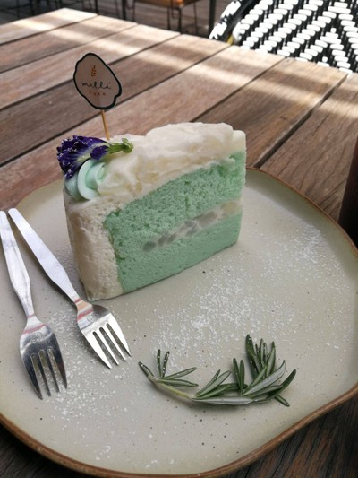 เค้กมะพร้าวลูกตาลอัญชัน