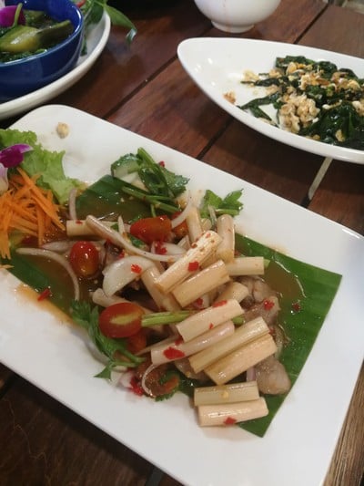 ยำไหลบัวหอยแครง