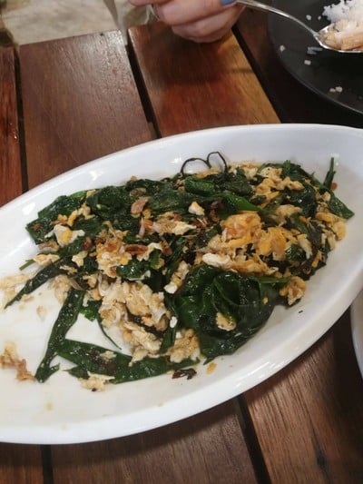 ใบเหลียงผัดไข่