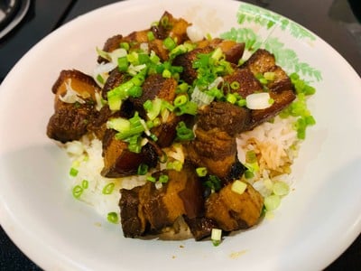 ข้าวหน้าหมูซีอิ๊ว