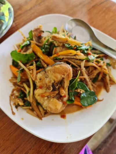 ปลาดุกทะเลผัดฉ่า