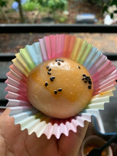 ขนมเปี๊ยะไข่เค็มลาวา