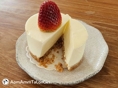 STRAWBERRY CHEESECAKE