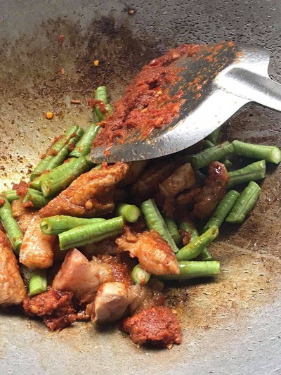 วิธีทำ หมูพัดพริกแกง