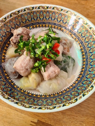 ข้าวเกรียบปากหม้อ รวมไส้