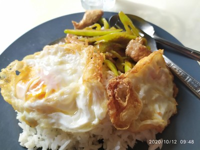 หมูผัดพริกหยวก